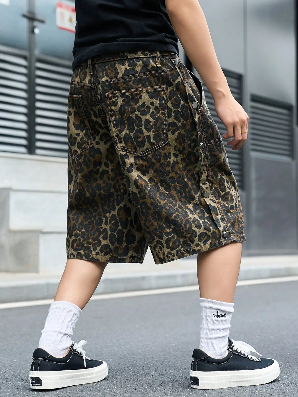 Men's Y2K Retro Leopard Print Denim Shorts, Loose Wide-Leg Cargo Shorts with Free Belt, Street-Style Bermuda Shorts