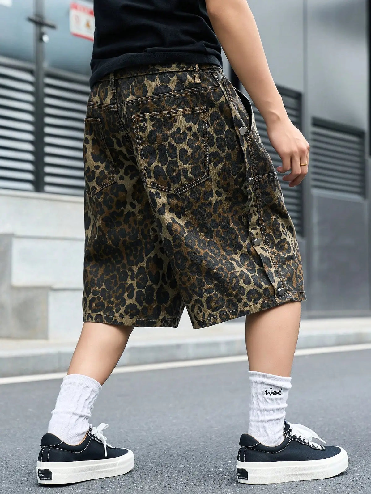 Men's Y2K Retro Leopard Print Denim Shorts, Loose Wide-Leg Cargo Shorts with Free Belt, Street-Style Bermuda Shorts